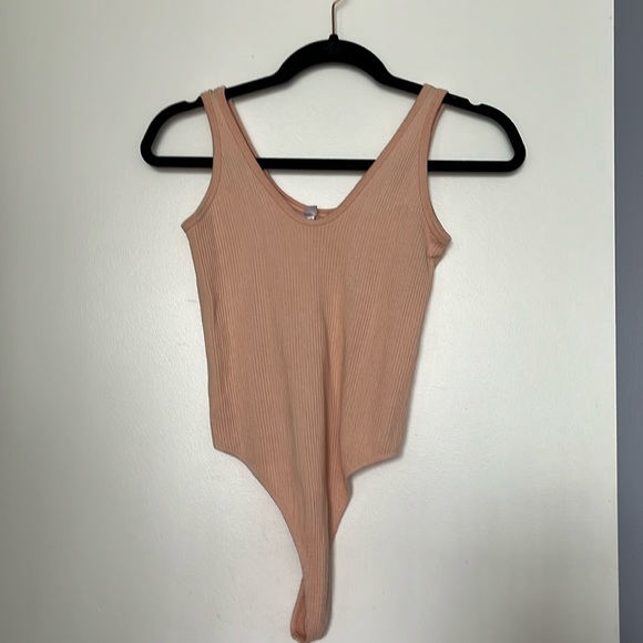 OUT FROM UNDER | Peach Ribbed Bodysuit Sz M/L - Picture 2 of 5